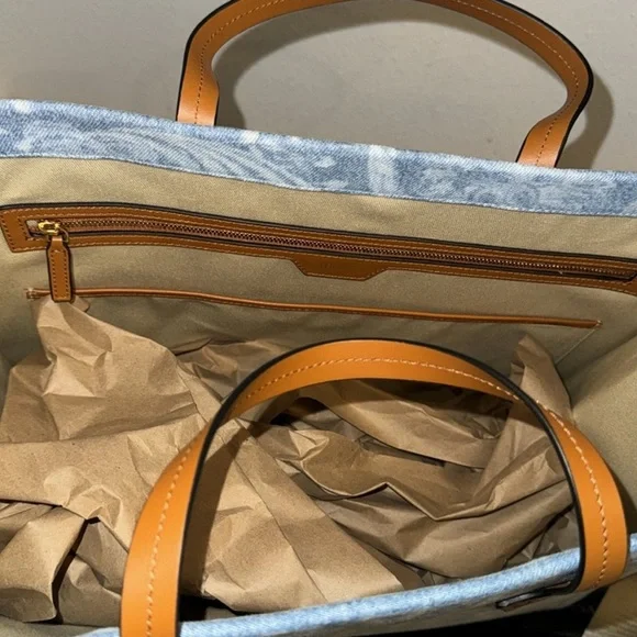 ❌SOLD❌ Versace all over denim tote - Picture 4 of 6